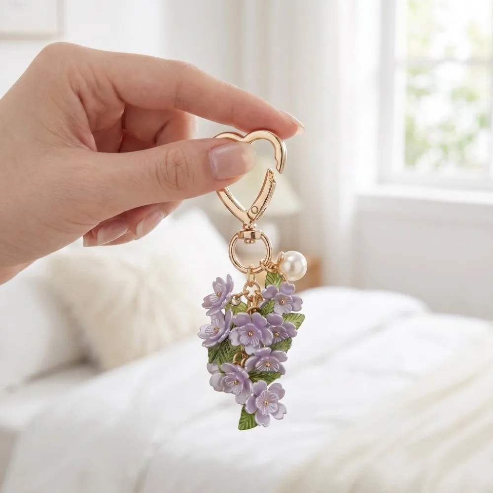 Elegant Flower Cluster Keychain Ornaments Romantic Heart-Shaped Keychain Sweet Cherry Blossom Pearl Flower Pendant Key Decor