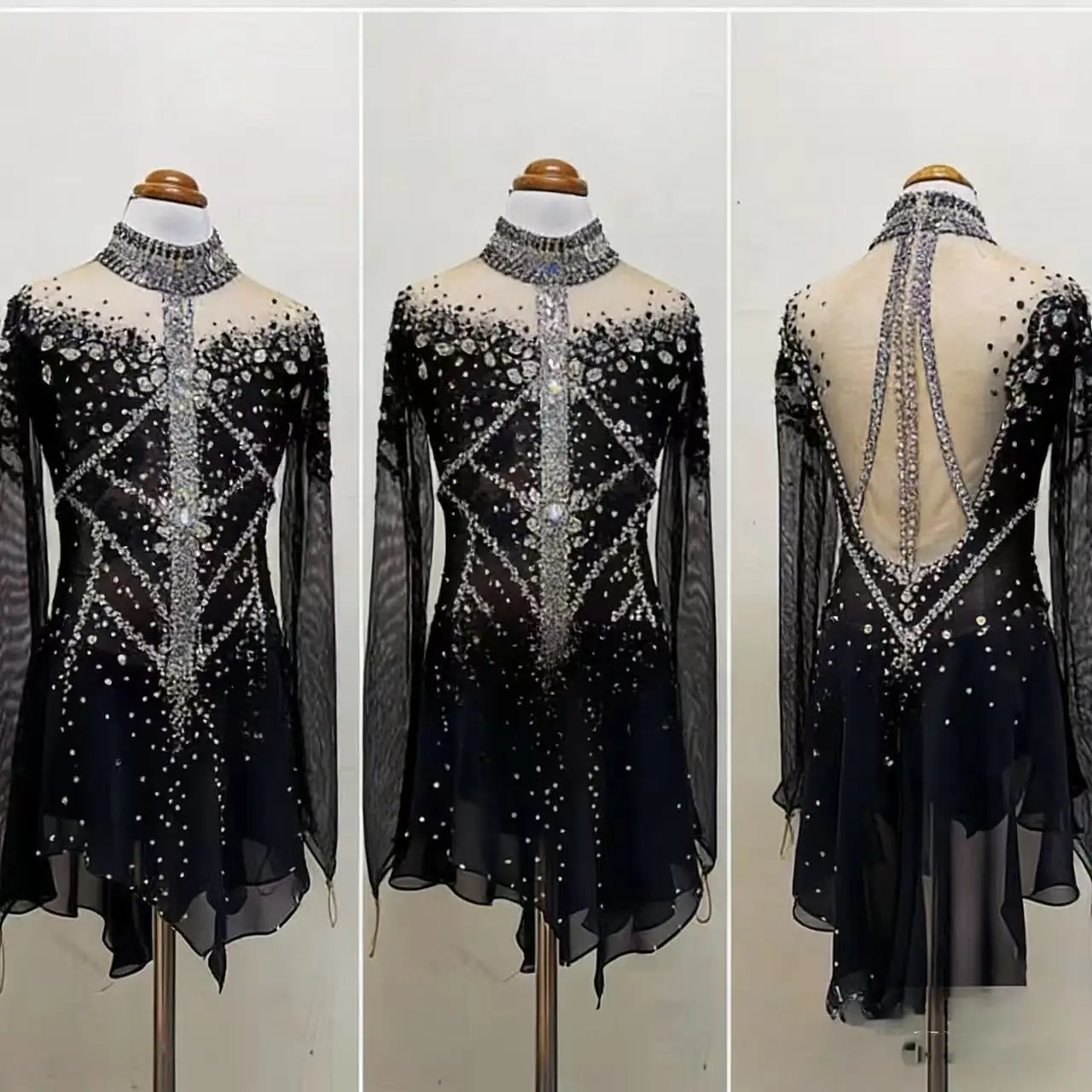 

Figure skating performance costumes and competition costumes