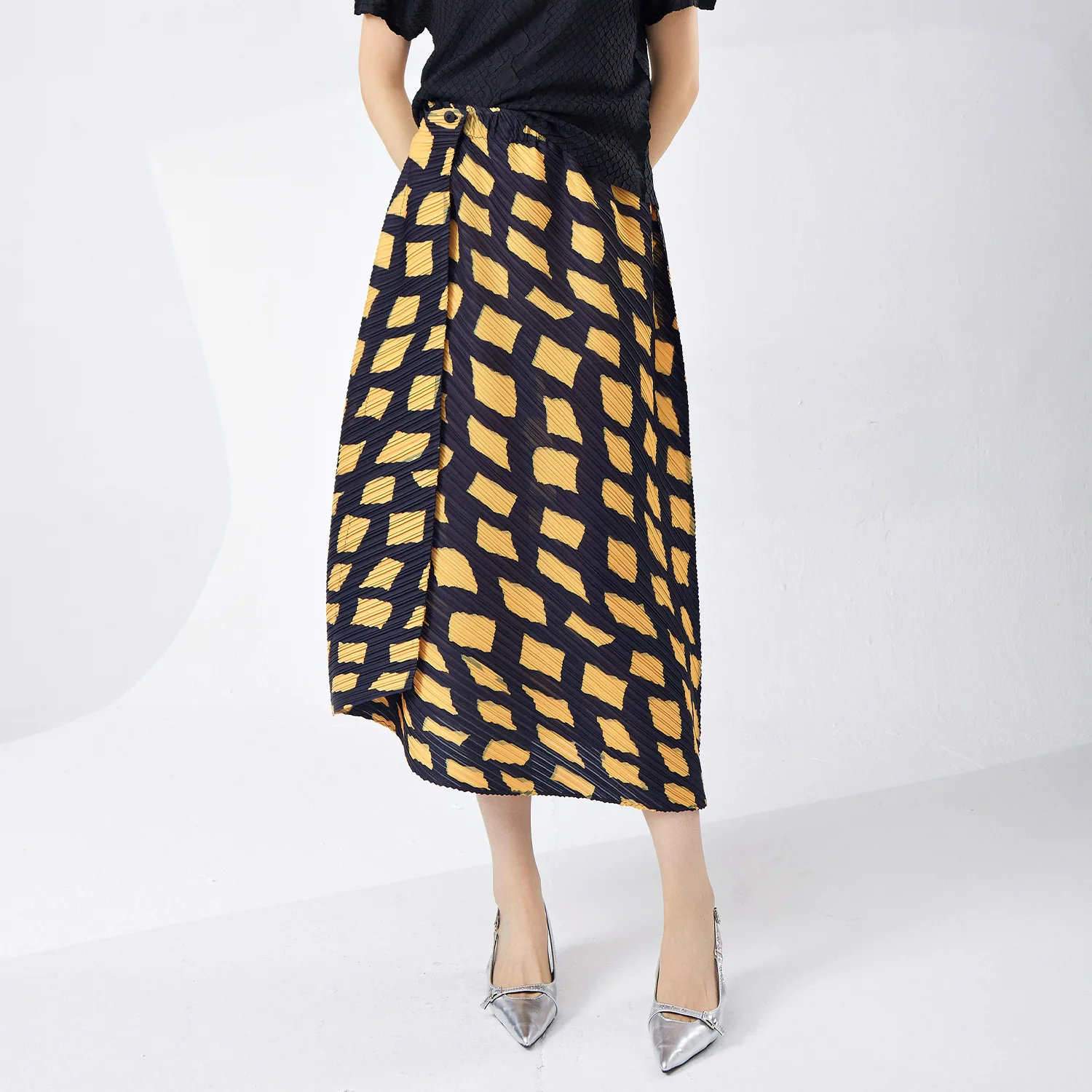 Miyake Classic High Waist Polka Dot Skirt Women's Loose Casual Style Summer Pleated Skirt Western Fashion Stock Fabric Material