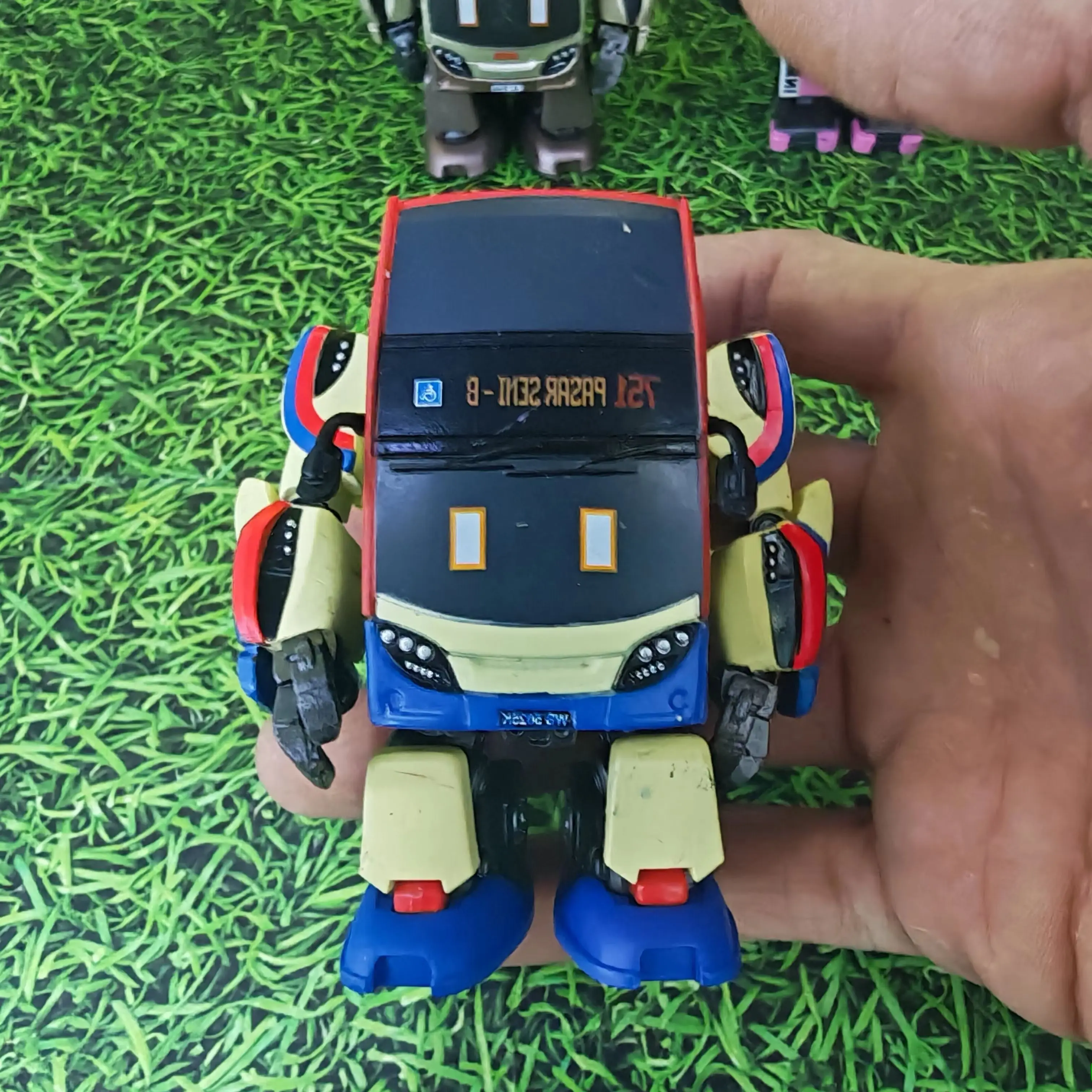 City-style alloy vehicle models, Hong Kong heavy-duty vehicle models, and third-generation aircraft models.