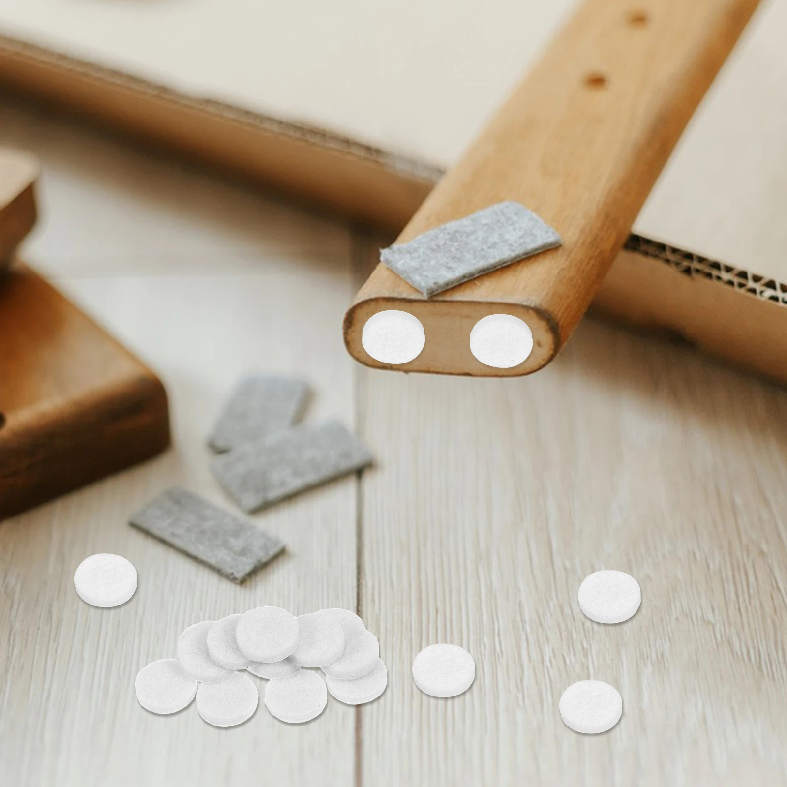 

200pcs Felt Pads Round Shape Furniture Floor Protectors for Chairs Tables Desks Protect Hardwood Ceramic Tile Floors