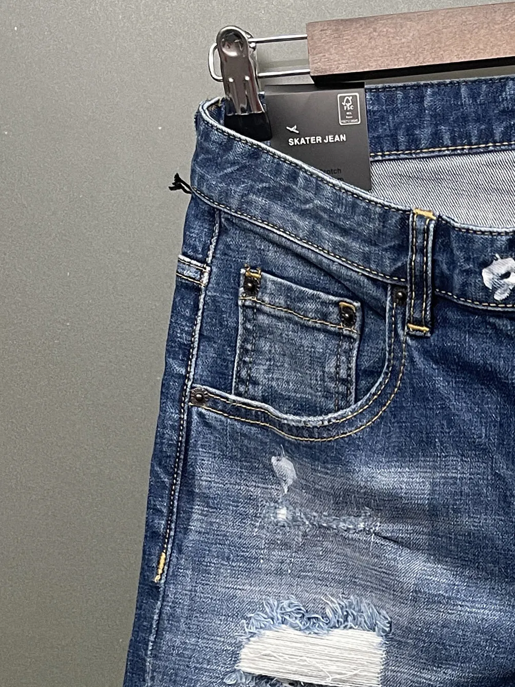 2024 Trendige Herren-Denim-Shorts, D2-Jeans, modisch, gewaschen, lässig, mikroelastisch, Piercing-Patch, Hot Diamond, trendige Pentagramm-Hose