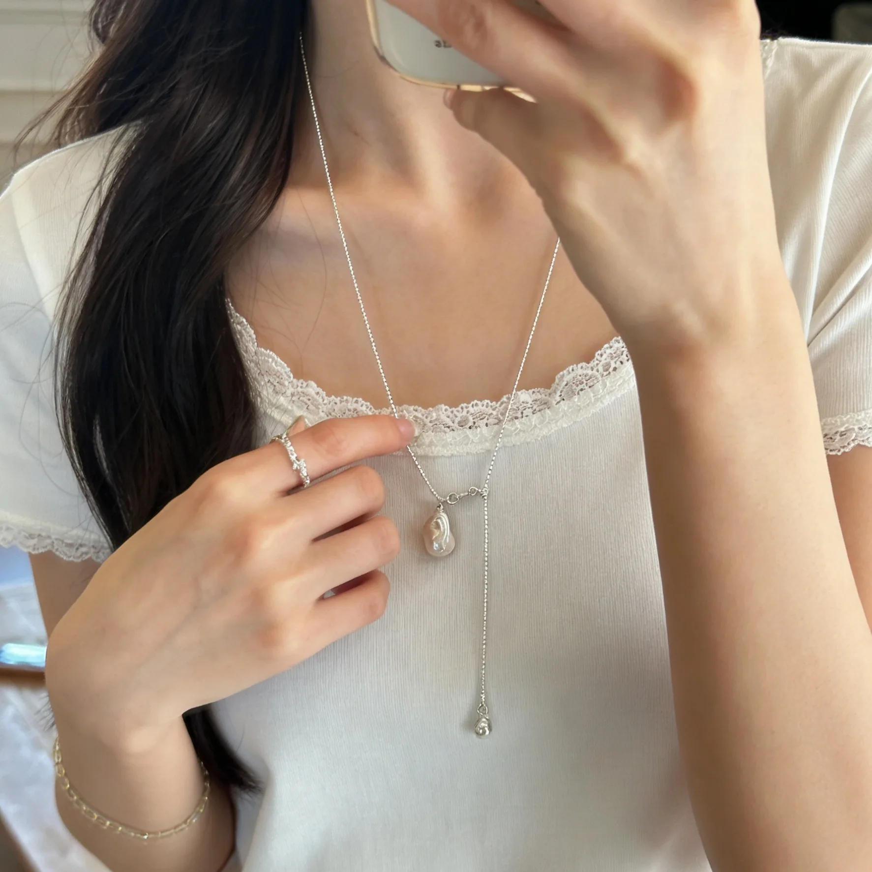 High Quality Light Luxury Baroque Pearl Sliding Knot Choker French Vintage Irregular Collarbone Necklace for Women