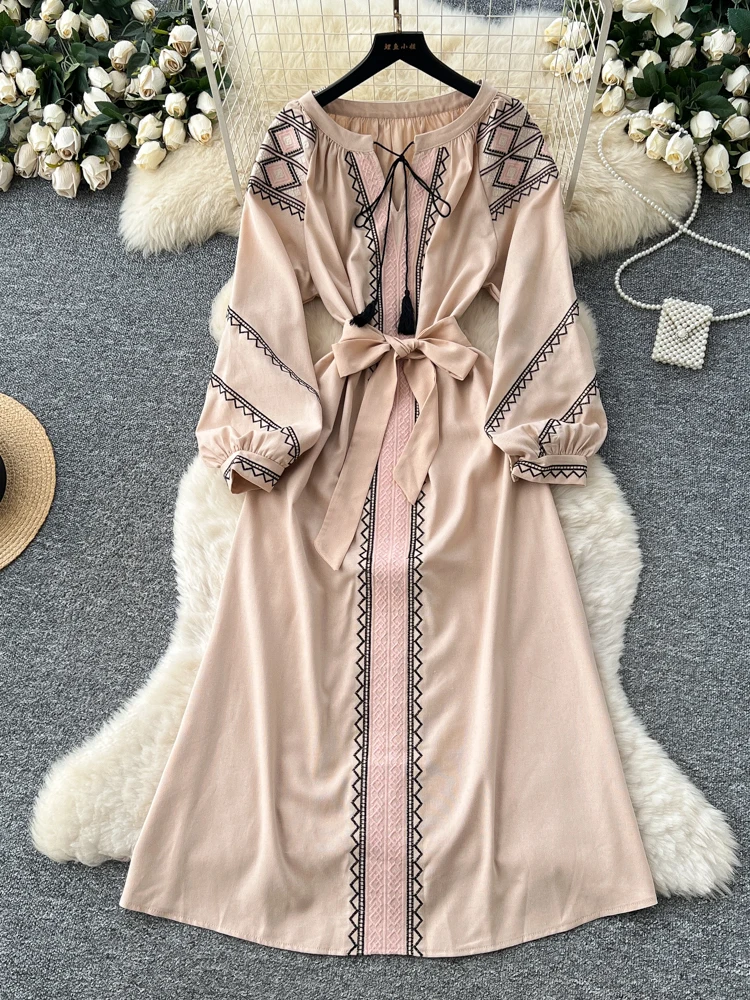 レトロな女性用ドレス、ファッショナブルなベルト付きウエスト刺繍入りランタンスカート、ハイウエストAラインロングスカート...