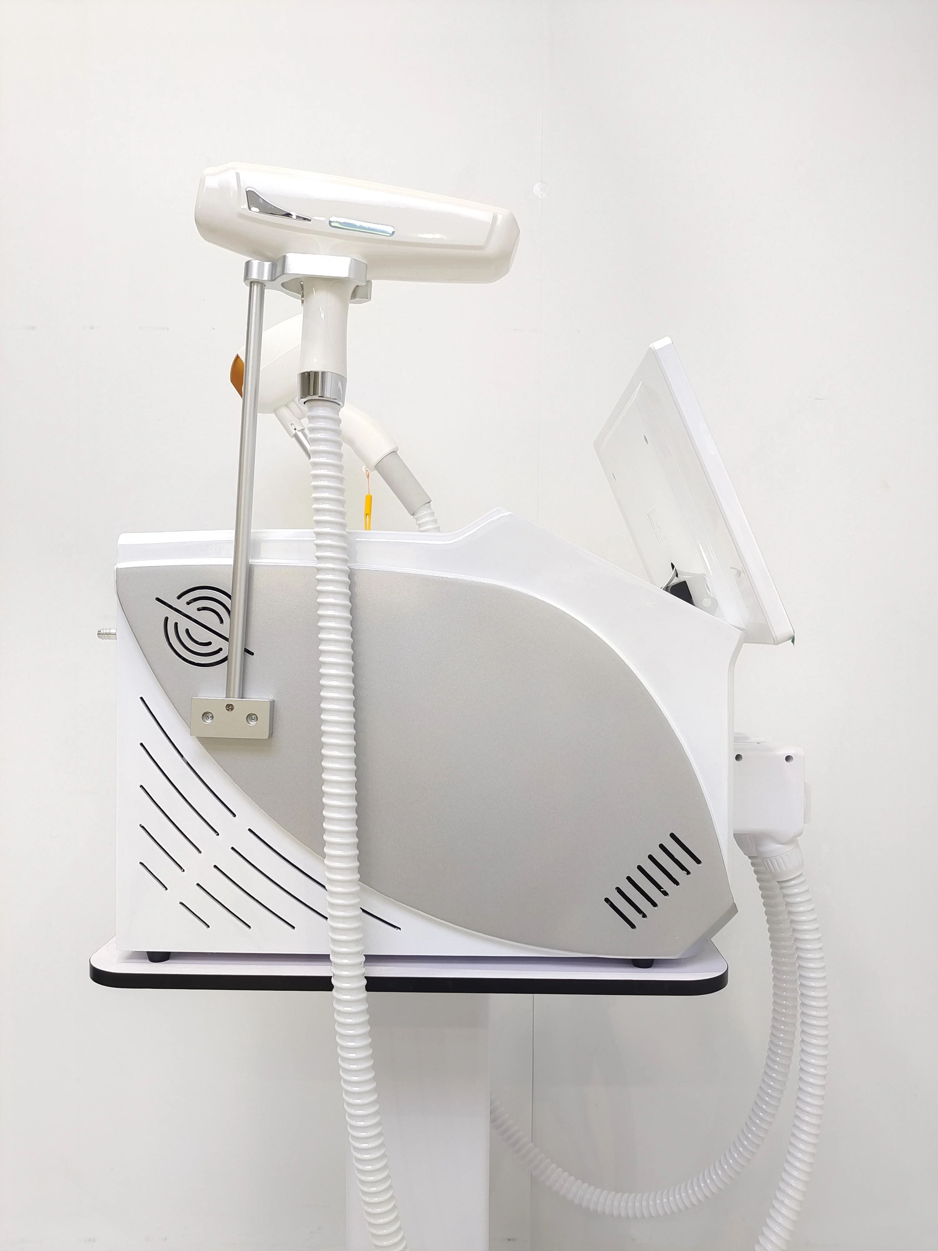 755nm/808nm/940nm/1064nm Diode Laser Hair Removal Machine Factory Price Professional Ice Titanium Equipment for Body Hair Remove image 5