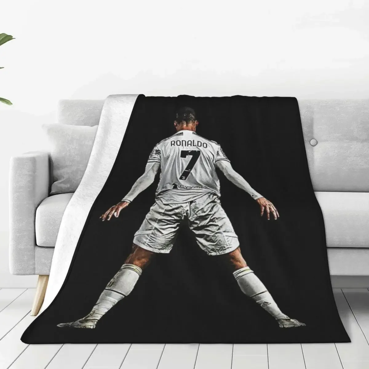 

Soft Durable Blanket CR Throw Blanket Football Star Seven Flannel Bedspread Bedroom Aesthetic Sofa Bed Cover