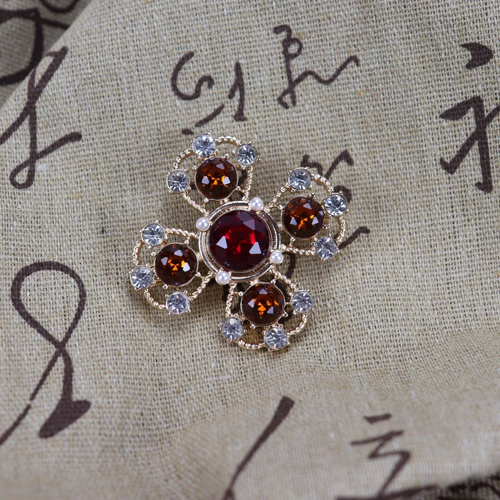 Classic Fashion Women Cross Rhinestone Brooches Pins Vintage Baroque Palace Luxury Jewelry Clothing Suit Brooch Pin Badges Gift