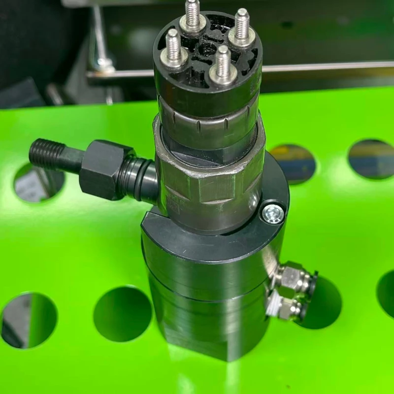 

Suitable for The Latest Bosch Four Needle Fuel Injector Return Clamp with Clamp Locking Sleeve