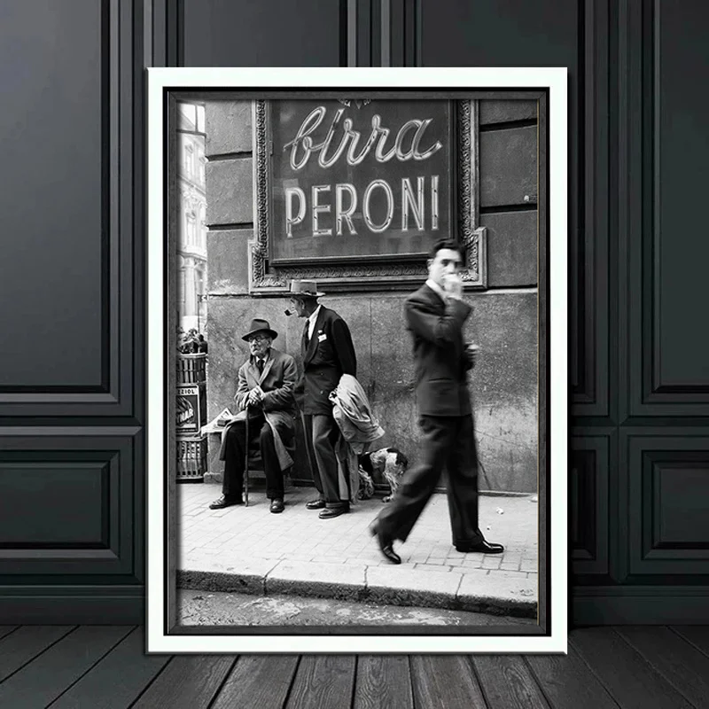 Minimalist Men In A Street of Napoli Posters Prints Vintage Italy Canvas Painting Wall Art Pictures for Living Room Home Decor