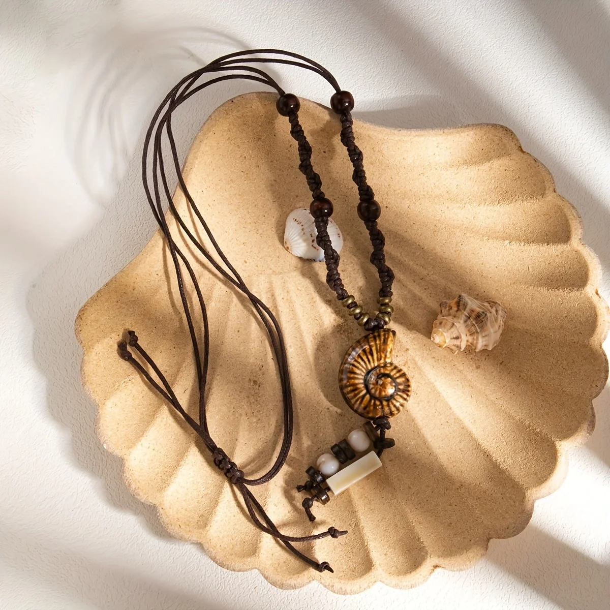 2 Pcs Bohemian Hand Woven Beach Shell Necklace Suitable for Those Who Love Marine Nature Men and Woman Daily Wear Personality