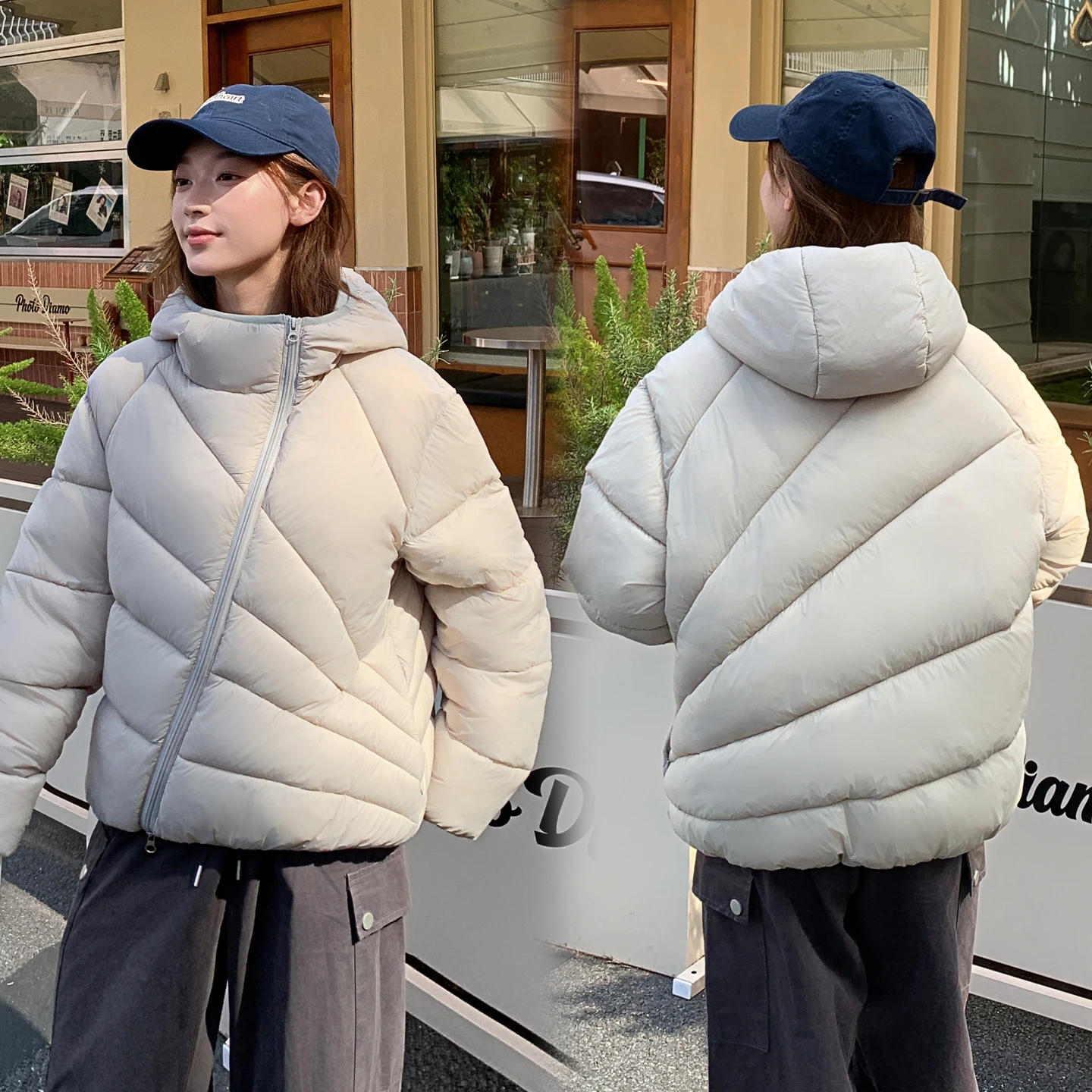 2026 New Women's Autumn Winter Hooded Cropped Quilted Overcoat Diagonal Stitch Zip Closure Light Warm Ladies Outer Garment