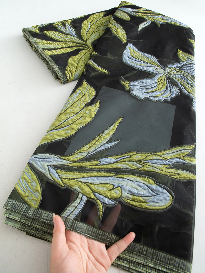 Luxury 2025 High Quality French Jacquard Brocade Lace Fabric Nigeria Gilding Lace Fabric for Women Party Wedding Dresses TY4614