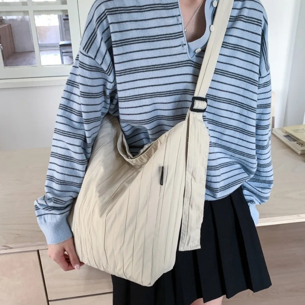 Korean Nylon Wrinkled Totes Bag Versatile Casual Student Shoulder Bag Solid Color Large Capacity Women's Handbag Ladies