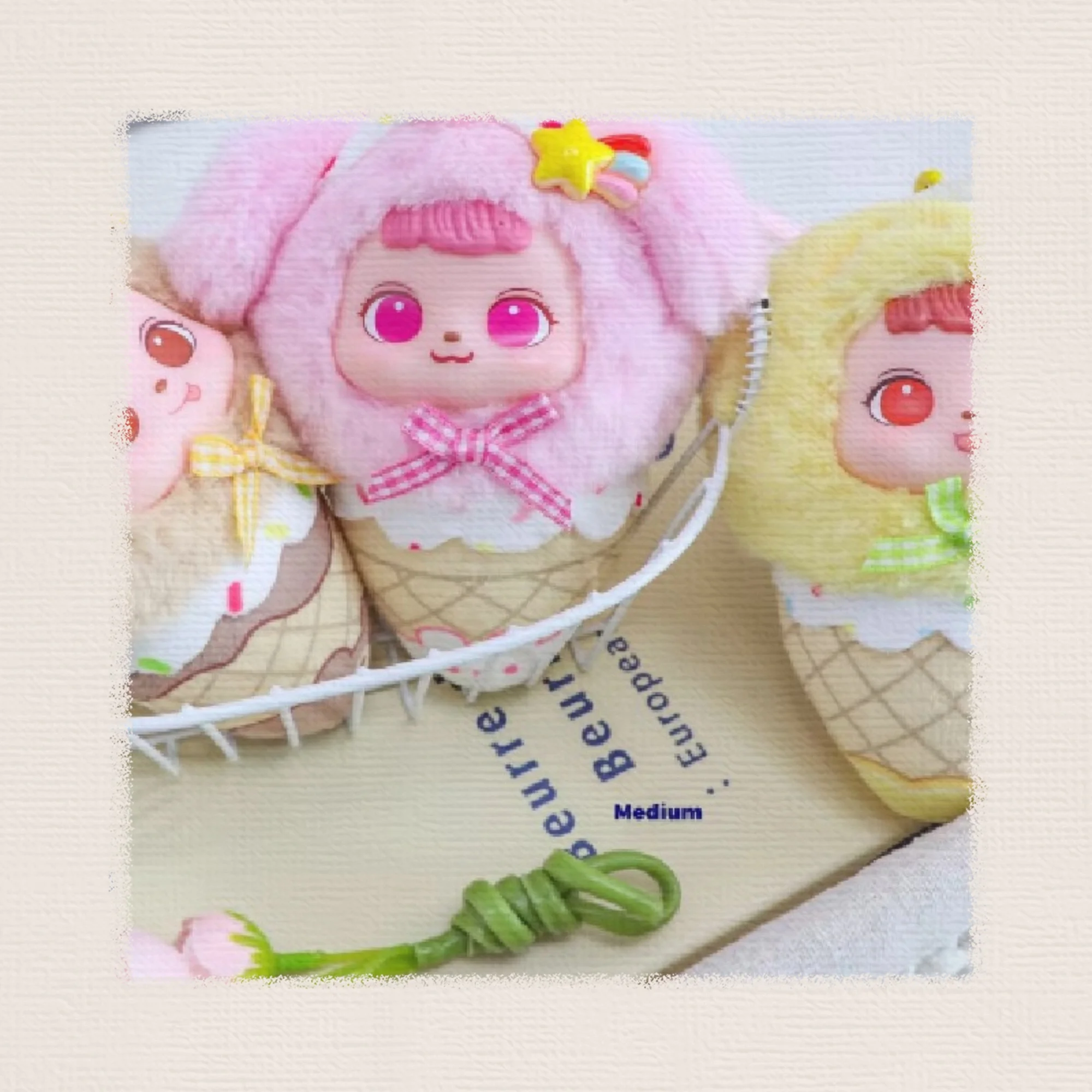 ใหม่ Original XIVO Lucky Ice-cream cone Series จี้ตุ๊กตากล่องตาบอดไอศกรีมตุ๊กตากระเป๋าเป้สะพายหลังตกแต่งจี้ของขวัญแปลกใจ