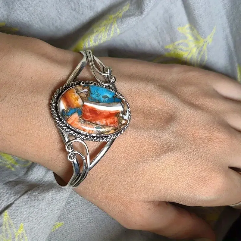 

Vegetarian cross-border hot-selling retro oval natural turquoise bracelet fashionable personality niche design elegant and versatile jewelry