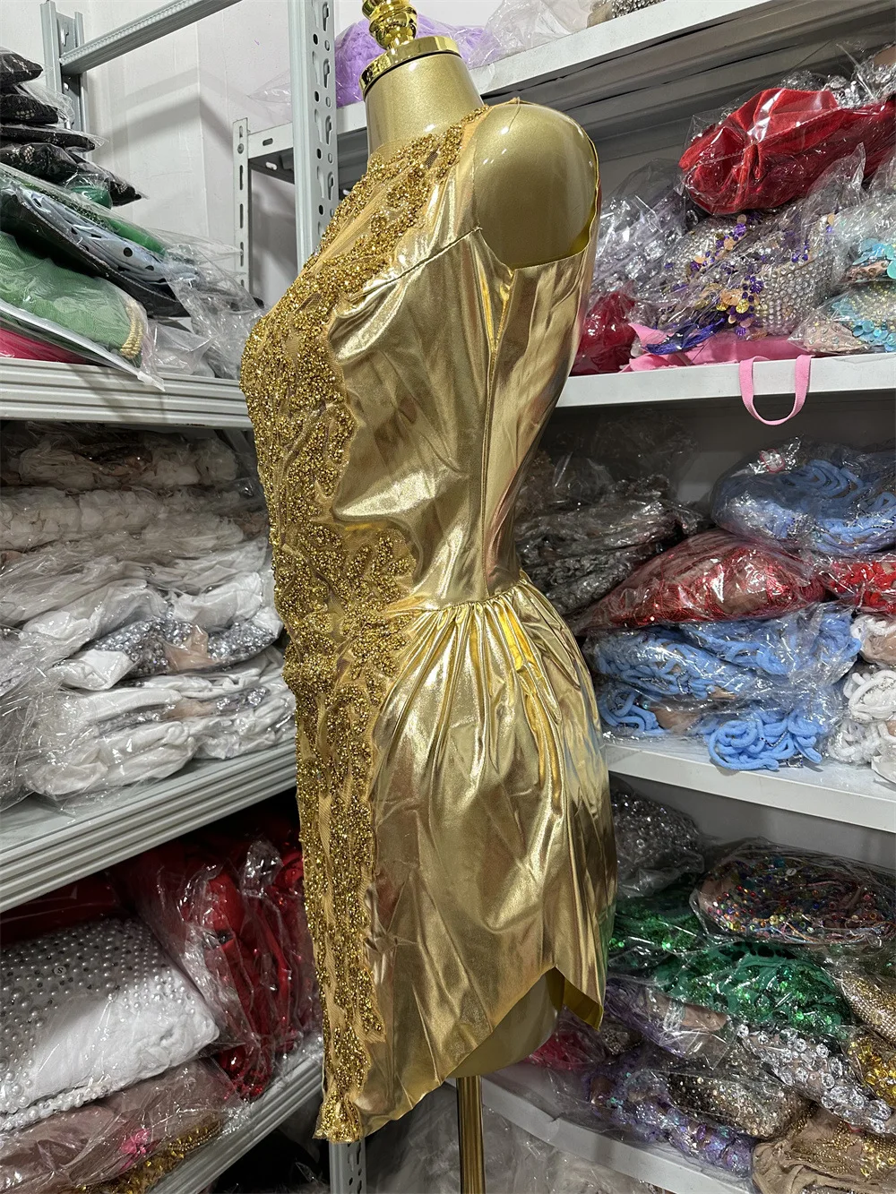 Minivestido ceñido al cuerpo con retales de cuero y malla con cuentas de diamantes dorados para mujer, vestidos de Gala coreanos para fiesta y Club nocturno de celebridad