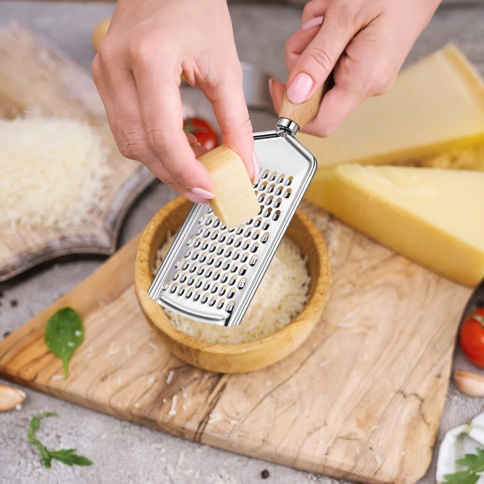 Grattugia per formaggio per patate pratica grattugia per carote grattugia in metallo strumento per sbucciare le patate con manico in legno