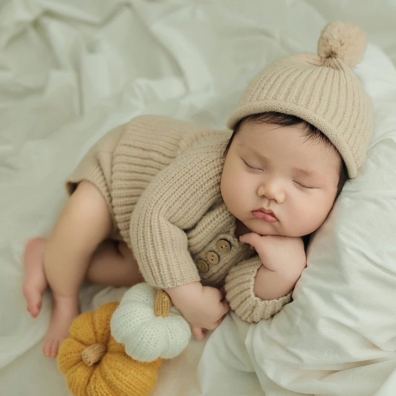 Newborn Photography Outfit Khaki Knitted Jumpsuit Hat 2pcs/Set Handmade Bear Bunny Doll Pumpkin Studio Infant Photography Props