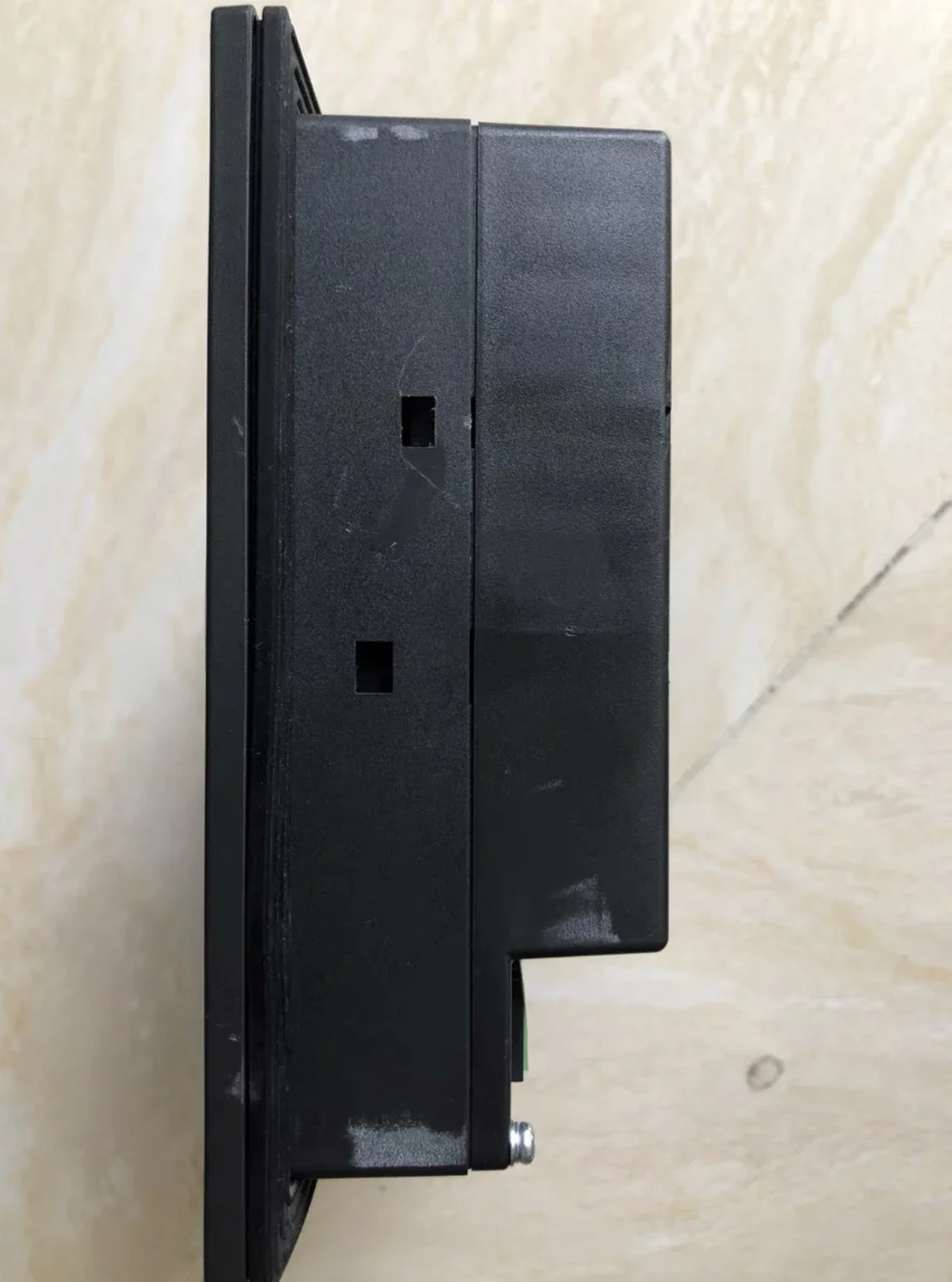 Pantalla táctil de segunda mano DOP-B07E415