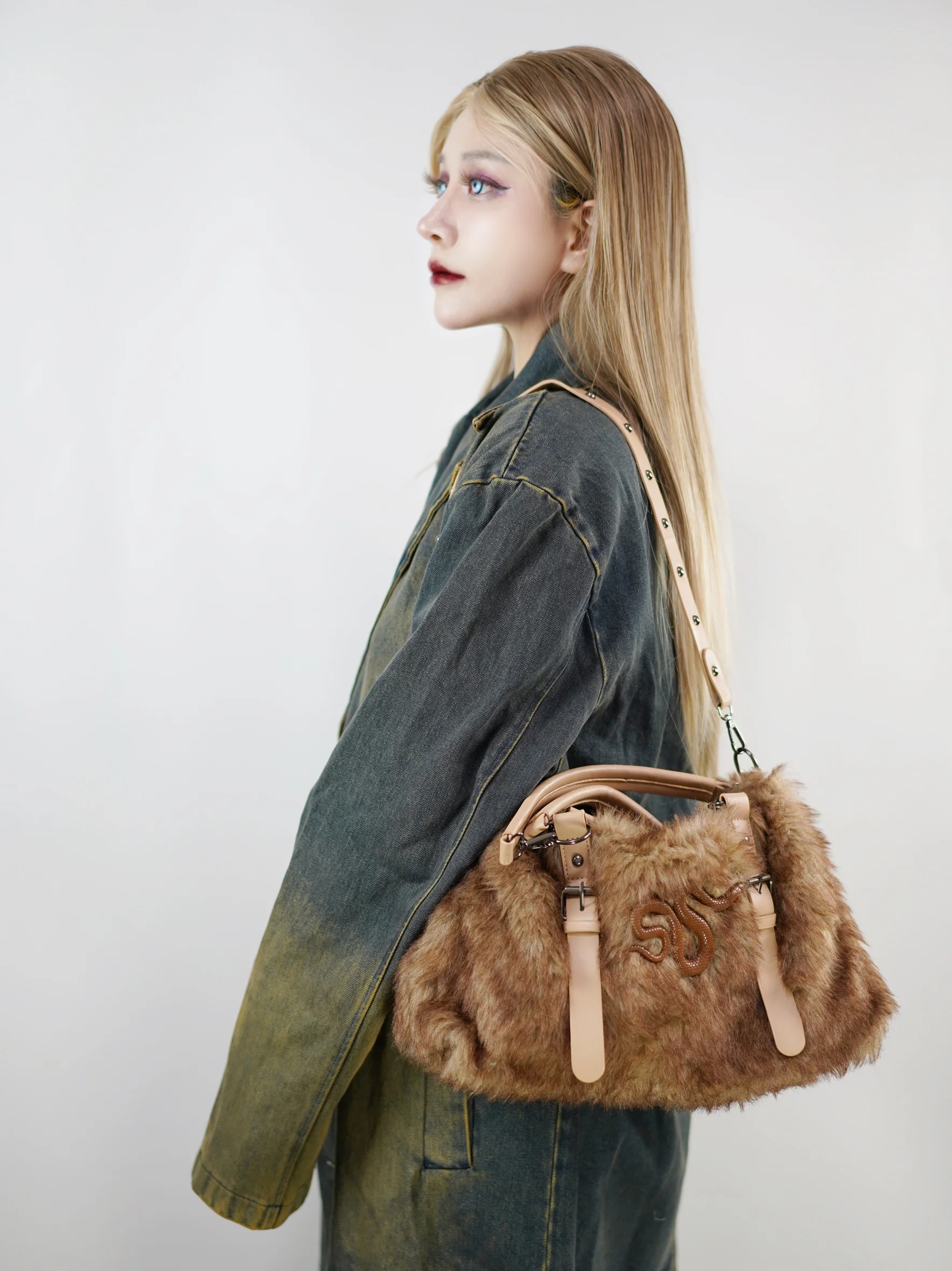 الأصلي مصمم العلامة التجارية براون أفخم الخريف الشتاء ثعبان حقيبة 38*24 سنتيمتر حزام اليد حقائب كتف للنساء