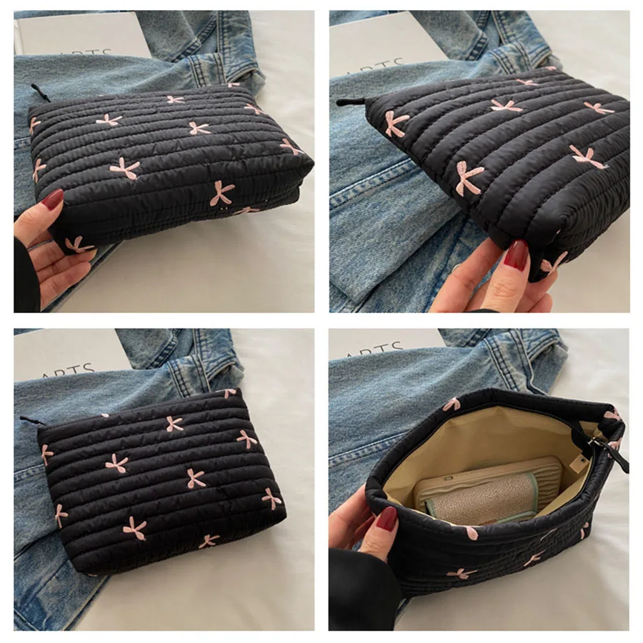 Simpatica borsa per il trucco con cerniera Borsa per cosmetici di grande capacità Borsa per il lavaggio con fiocco ricamato