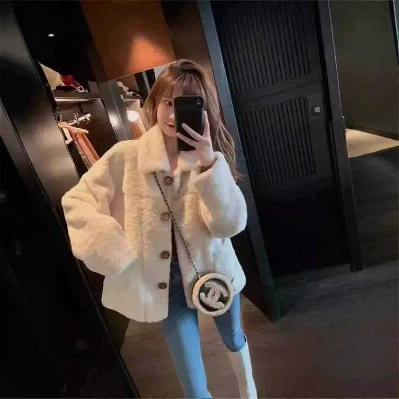 여성용 인조 양털 코트 페이크 퍼 따뜻한 재킷 싱글 브레스티드 스플라이스 포켓 루즈 라펠 긴소매 캐주얼 탑