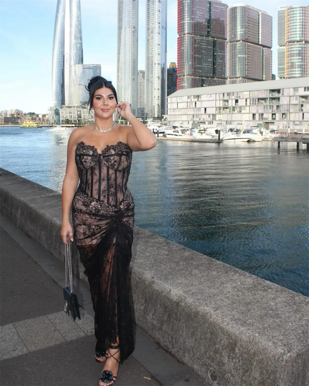 فستان سهرة دانتيل أسود حديث مخصص كلاسيكي بدون حمالات بدون أكمام لحفلات العودة للوطن أنيق سويب تراين فيستدو دي فيستا