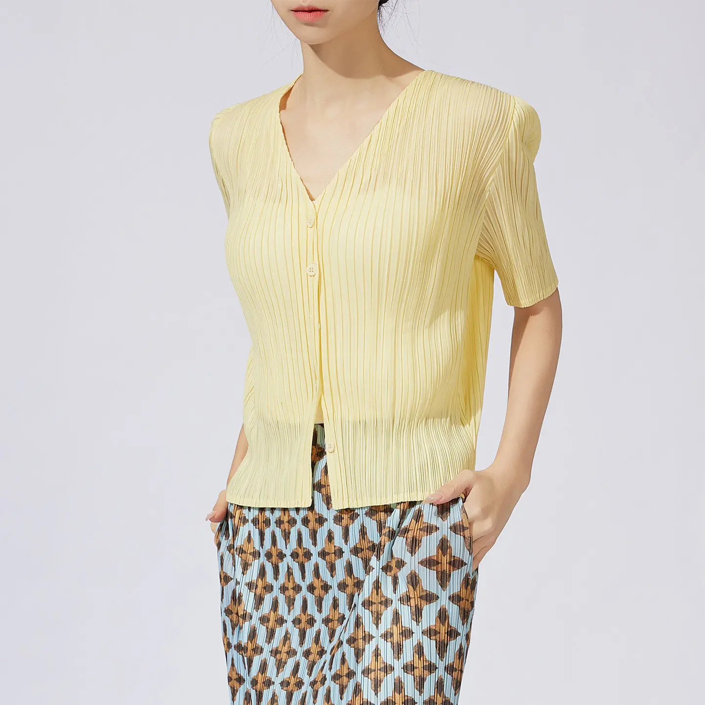 

Pleated Casual Women's T-Shirt Spring/Summer New Arrival V-Neck Short-Sleeved Single-Button Plain Female Top