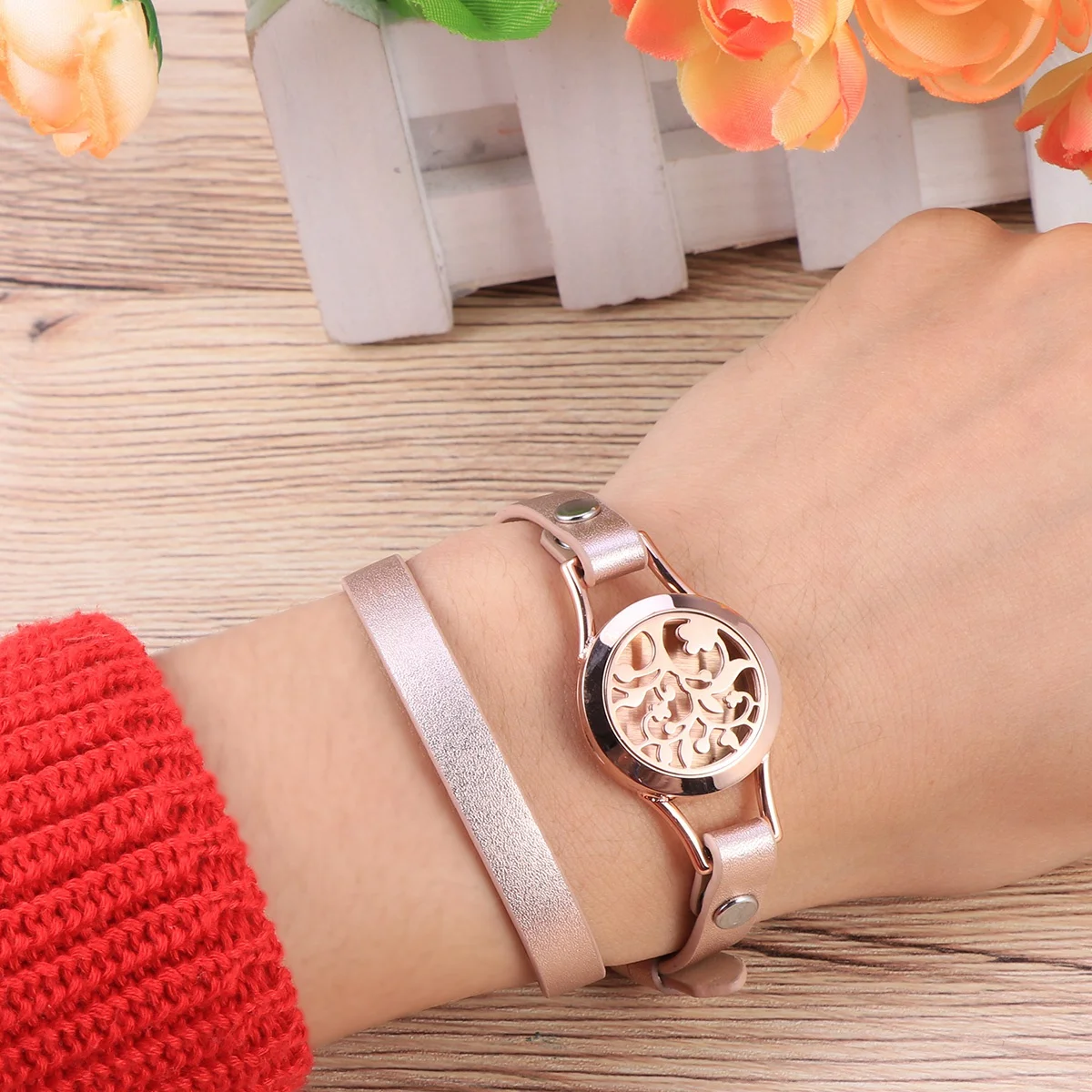 

Stainless Steel Perfume Bracelet Aromatherapy Diffuser Locket Jewelry Accessories Golden With Magnet Daily Wear Gift Diffuser