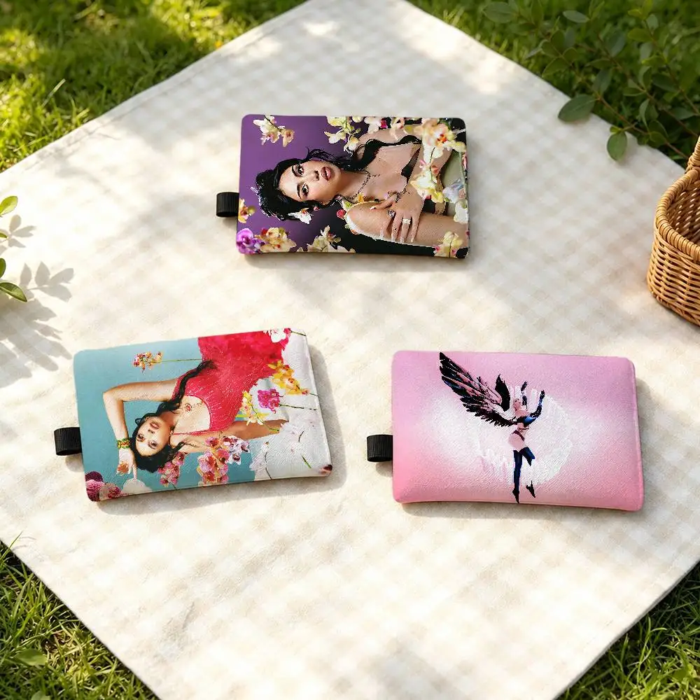 Singer K-Kali Uchis Waterproof Zipper Coin Purse Lightweight Hanging Key Pouch Card Holder For Daily Use