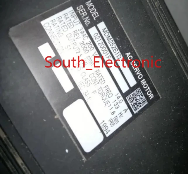 MDM252B1D  SERVO MOTOR   ,  In good working condition, free shipping  a