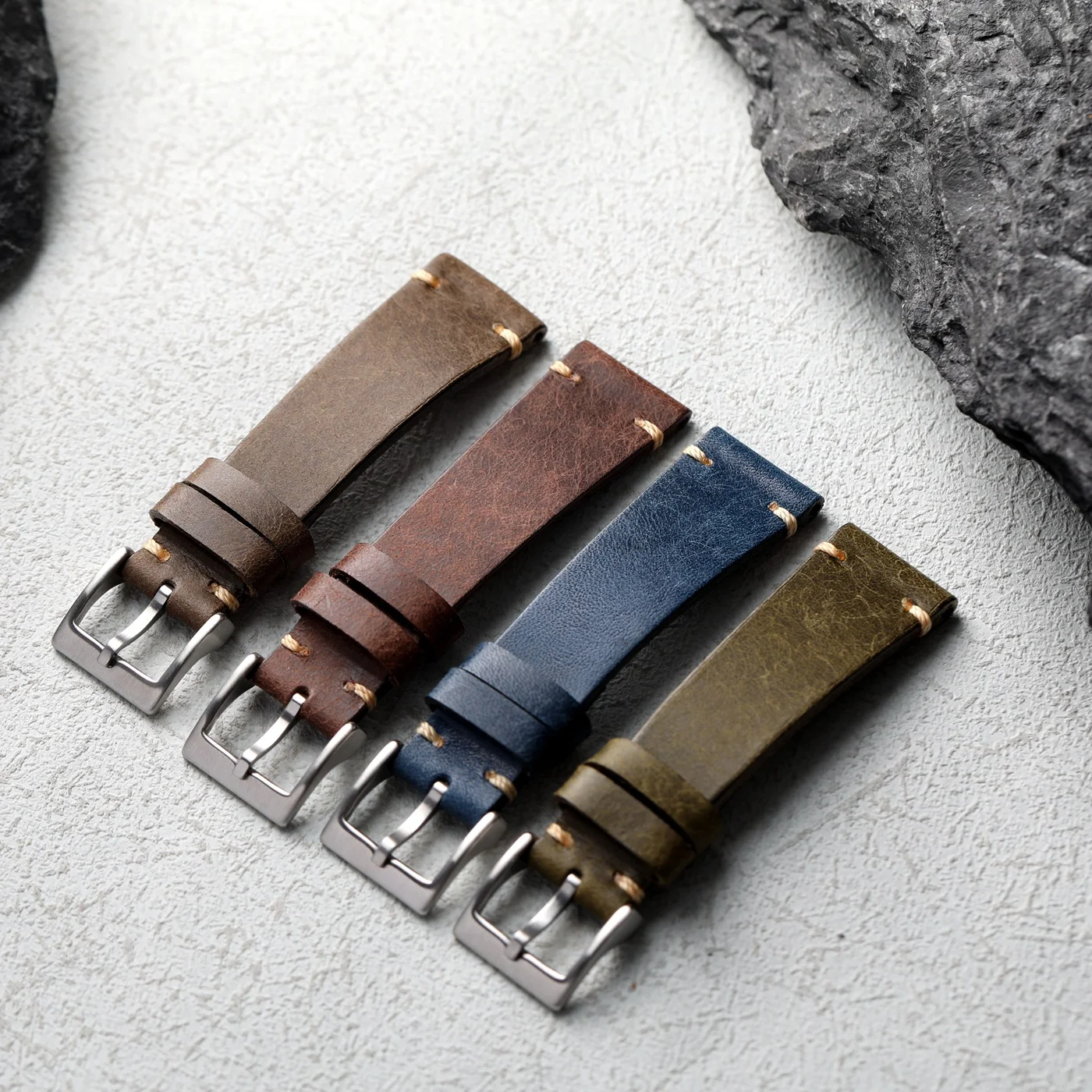 手作りのイタリア製革時計ストラップ、18/19/20/22m - Suede Strap Watch のレビューと価格