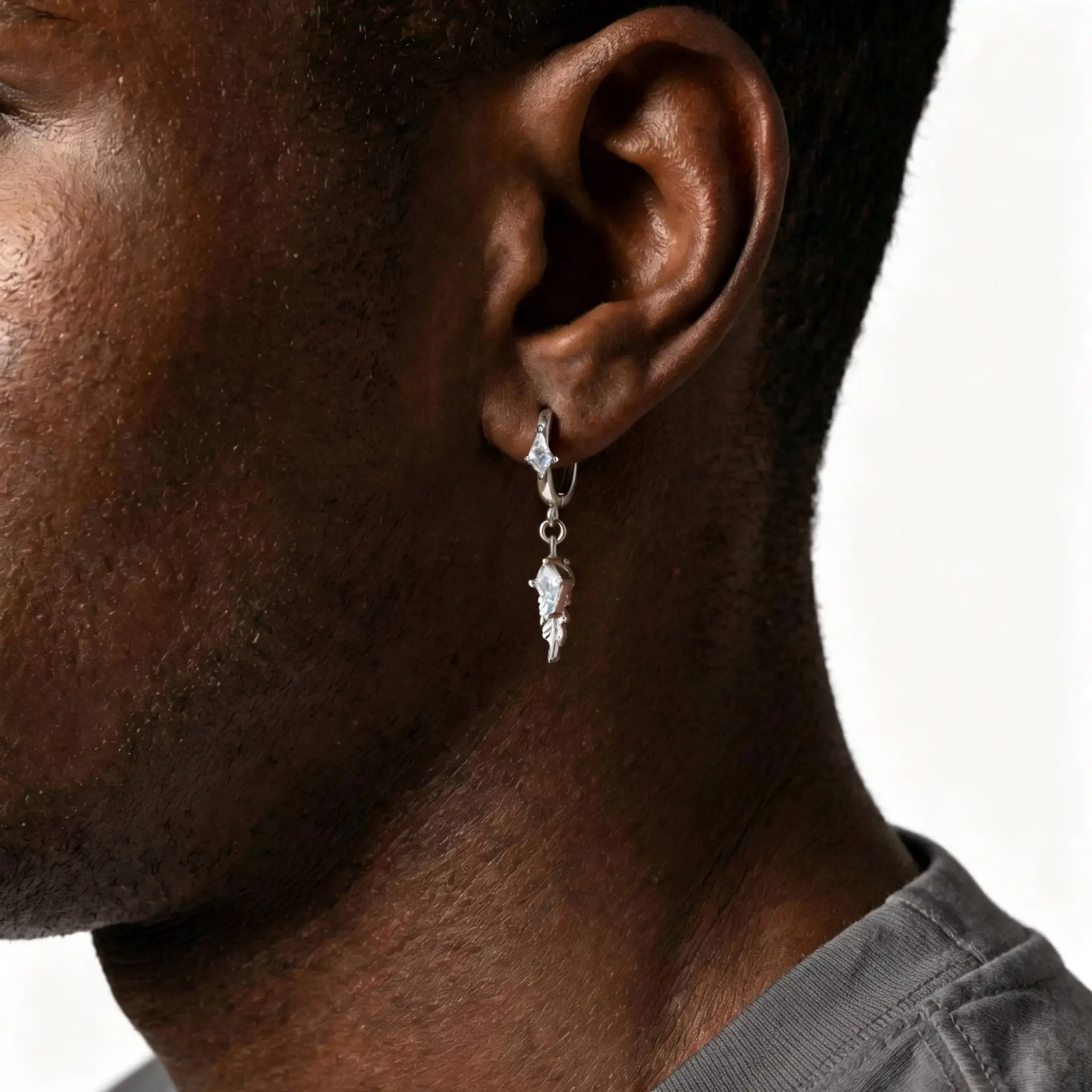 Gotische Feder-Creolen für Männer, Punk Geometrische Zirkon-Metall-Ohrhänger, Hip-Hop Schmuck Geschenke – Detail 5
