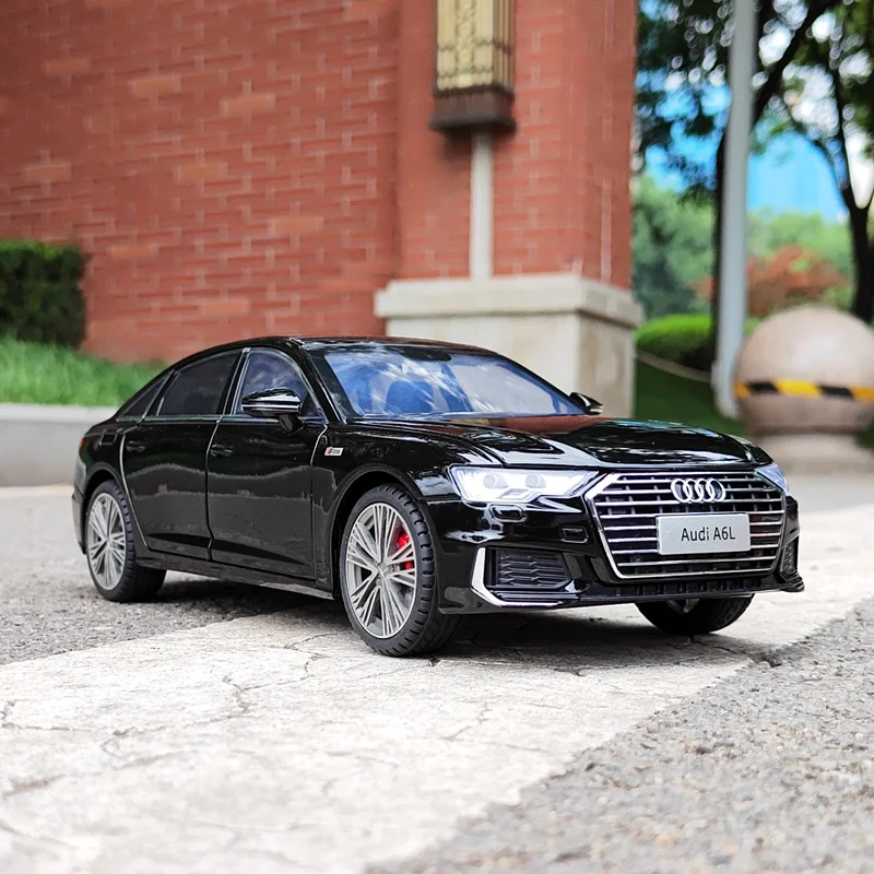 

Игрушечная модель автомобиля из сплава в масштабе 1:18 — подлинные детали, функции звука и света — идеальный подарок для любителей автомобилей