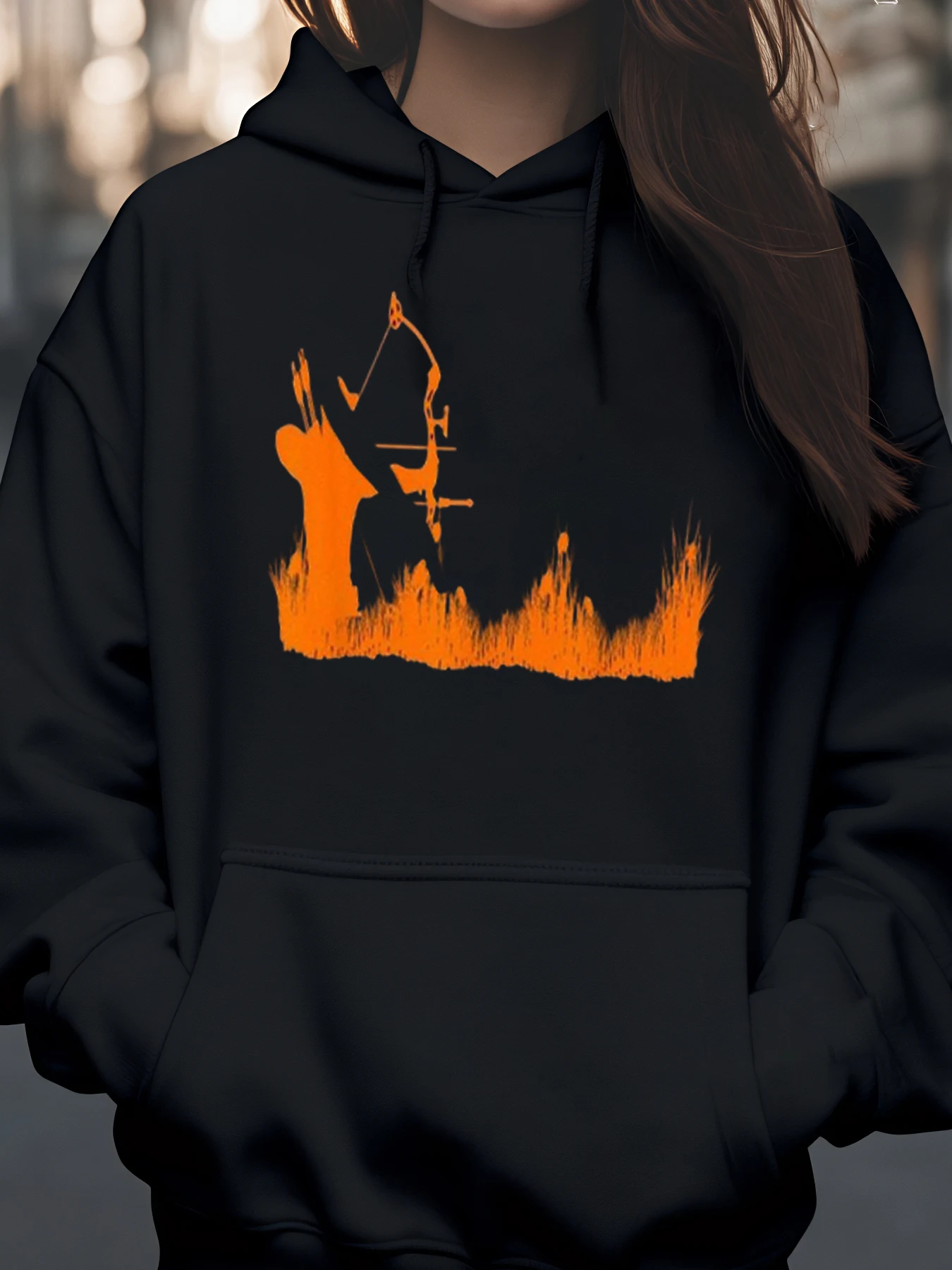 

Толстовка с капюшоном на Хэллоуин с силуэтом оранжевого охотника для женщин на свежем воздухе