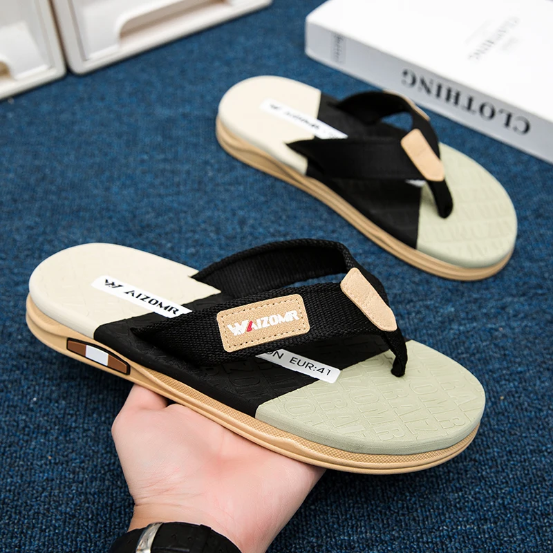 Summer fashion men's slippers with thick soles, comfortable to wear on the outside, casual and individual, anti-slip soft-soled