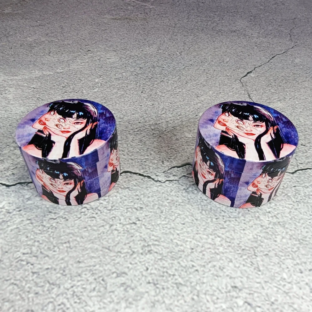 2inch Tomie Girl Cartoon Metal Herb Grinder Mill Mortar 4-Layers Grass Cigar Tobacco Vanilla Bud Grinder Smoking Cigarette Tool