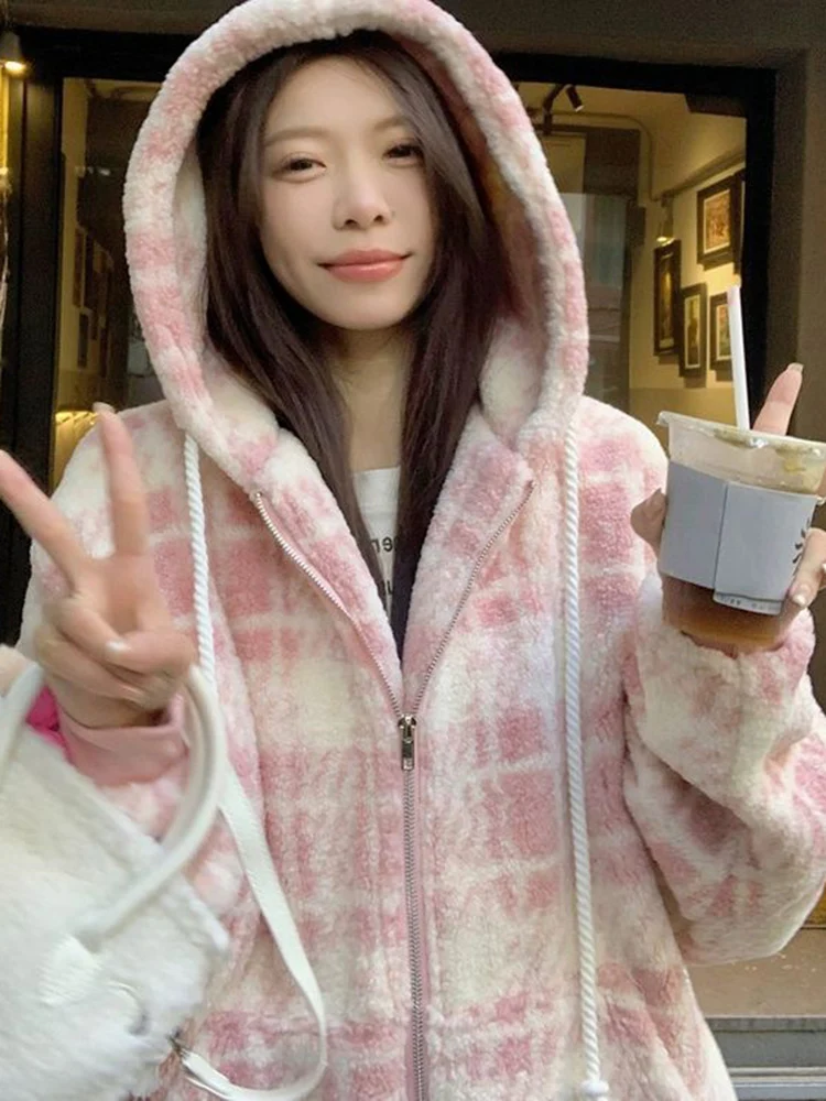 เสื้อโค้ทลายสก็อตสีชมพูสไตล์วินเทจสำหรับผู้หญิง ทรงหลวม อุ่นหนา เหมาะสำหรับฤดูหนาว ผ้าฝ้าย แขนยาว มีฮู้ด น่ารัก สไตล์ Preppy