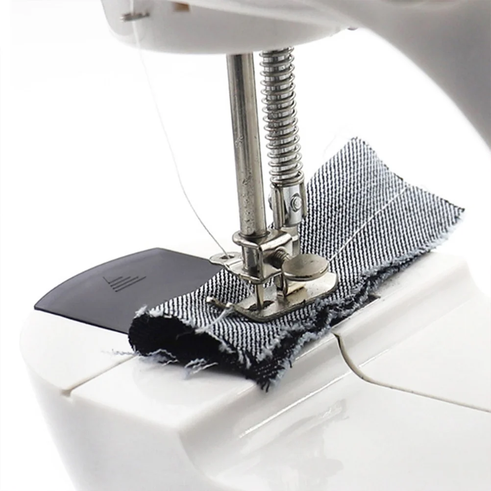 

Multi-Function Sewing Machine 2-Speed Manual Foot Pedal Auto Winding Led Light Portable Stitch Mending Machine For Home