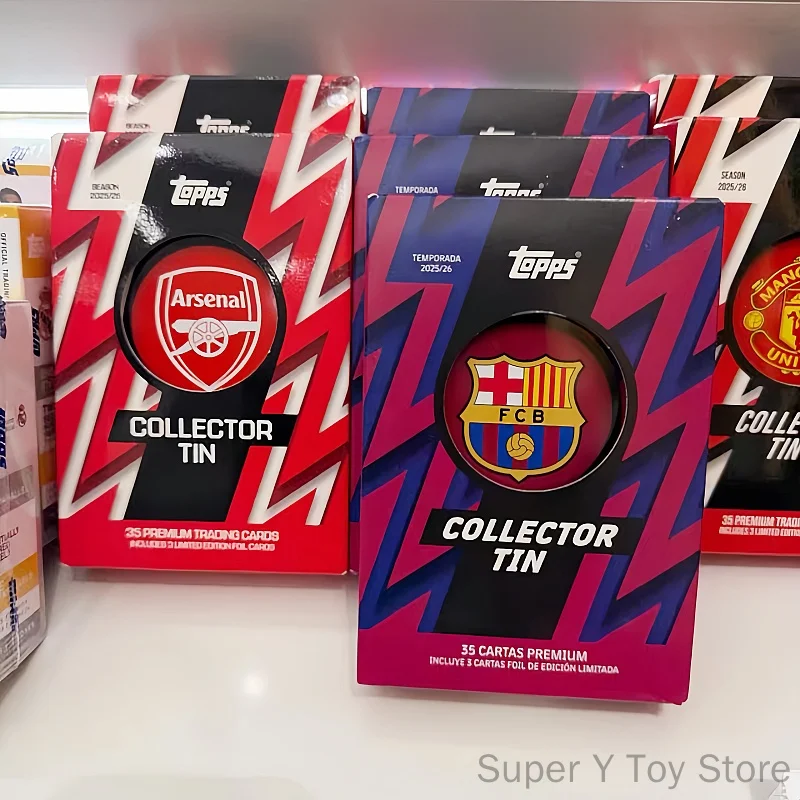 carte-collezionabili-di-calcio-topps-2025-26-in-confezione-metallica-carte-di-club-fc-barcelona-manchester-united-manchester-city-juventus-argentina