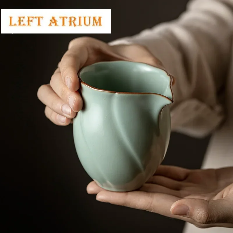 

220ml Azure Porcelain Large Ceramic Fair Cup Fair Mug Fair Cup Handmade Ru Kiln Tea Pot Simple Tea Pitcher Chahai Gongdaobei