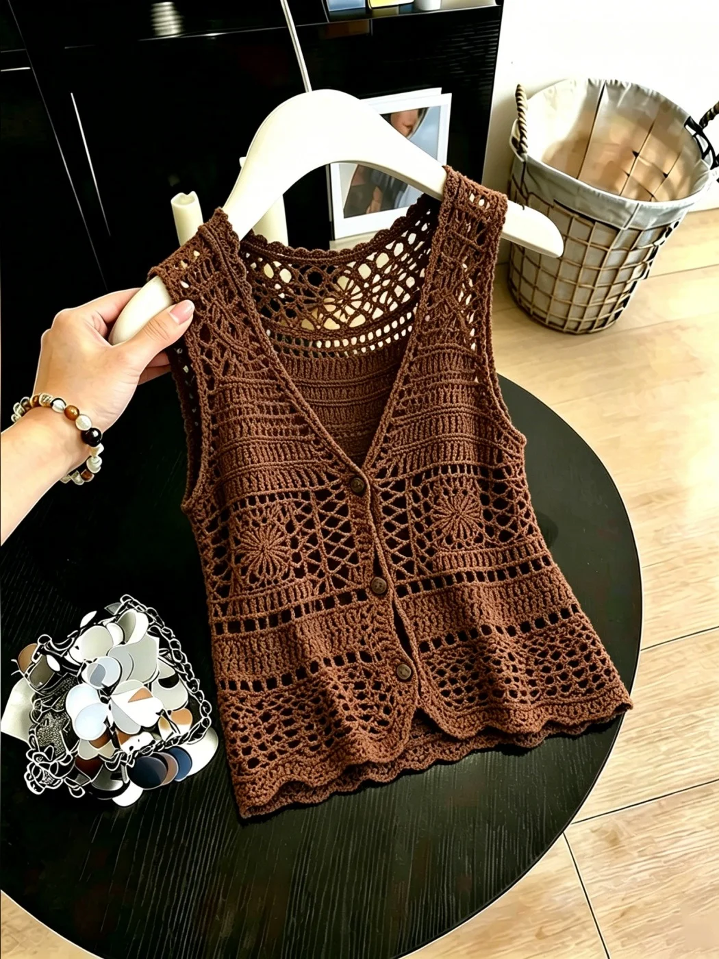 Retro Japanese Style Hollow out Knitted Vest Women's Loose Casual Summer Fashion Coffee Color Vest V-neck Single Button Closure