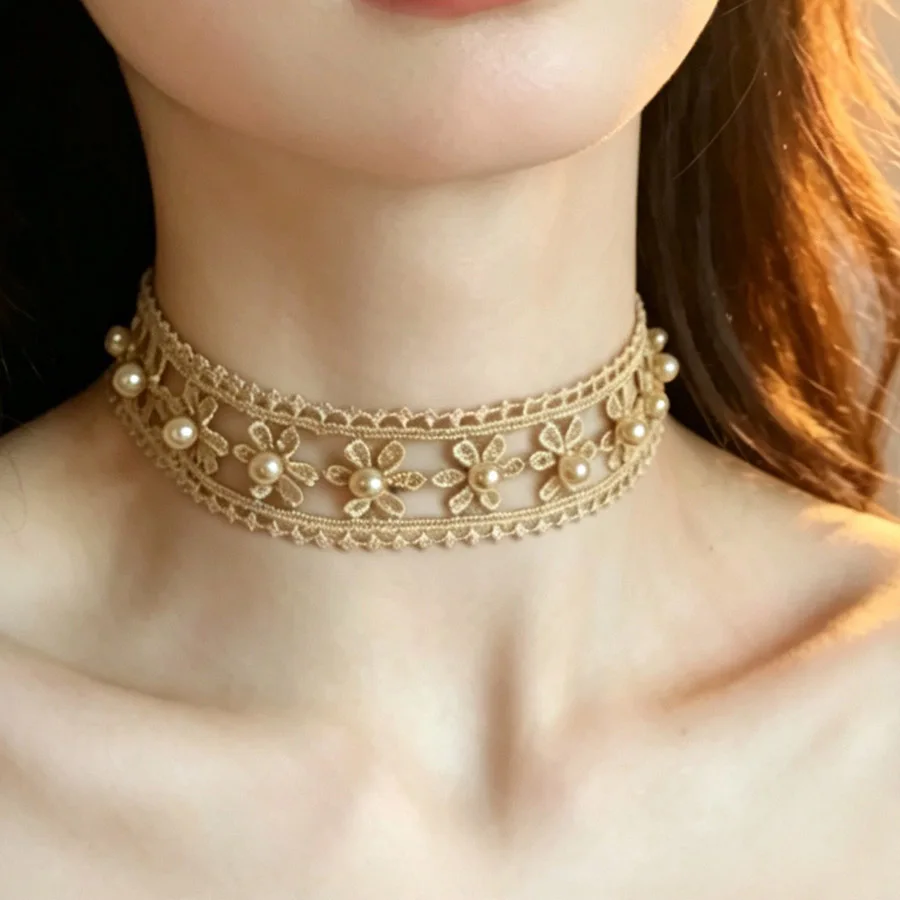 Vintage Openwork Flower Choker for Women Pearls Daisy Necklace Clavicle Lady Jewelry Accessories Girl Gift