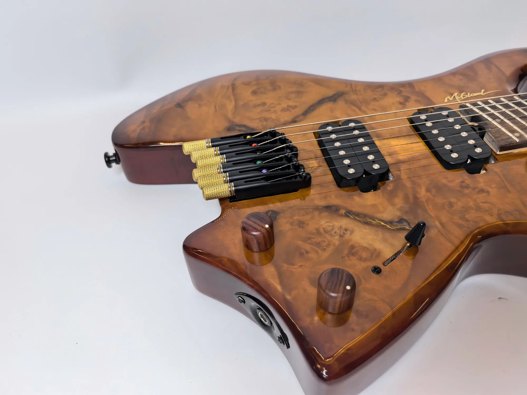 Factory directly selling, African peach heartwood, headless electric guitar, sour tree fingerboard, in stock , can customized