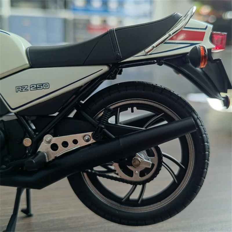 1:12 YAMAHA RZ250 RD250LC Model Motocykla Wyścigowego ze Stopu, Odlewany Ciśnieniowo, Motocykl Uliczny Crossowy Sportowy, Symulacja, Prezent dla Dzieci
