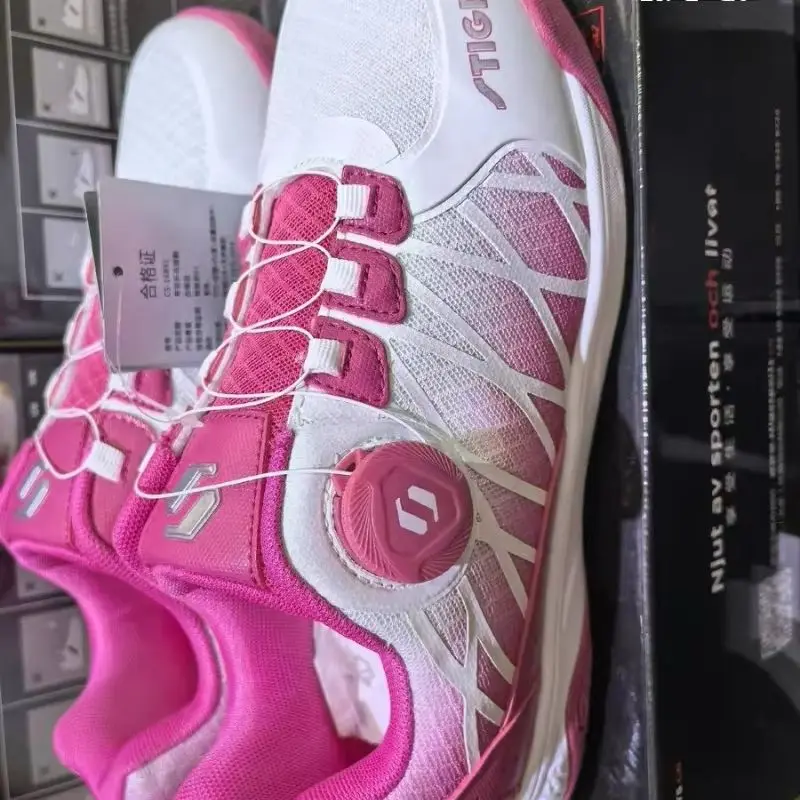 

2025 Hot Sale Table Tennis Shoes For Men Women Quick Lacing Badminton Shoe Unisex Comfortable Indoor Court Shoe Couples