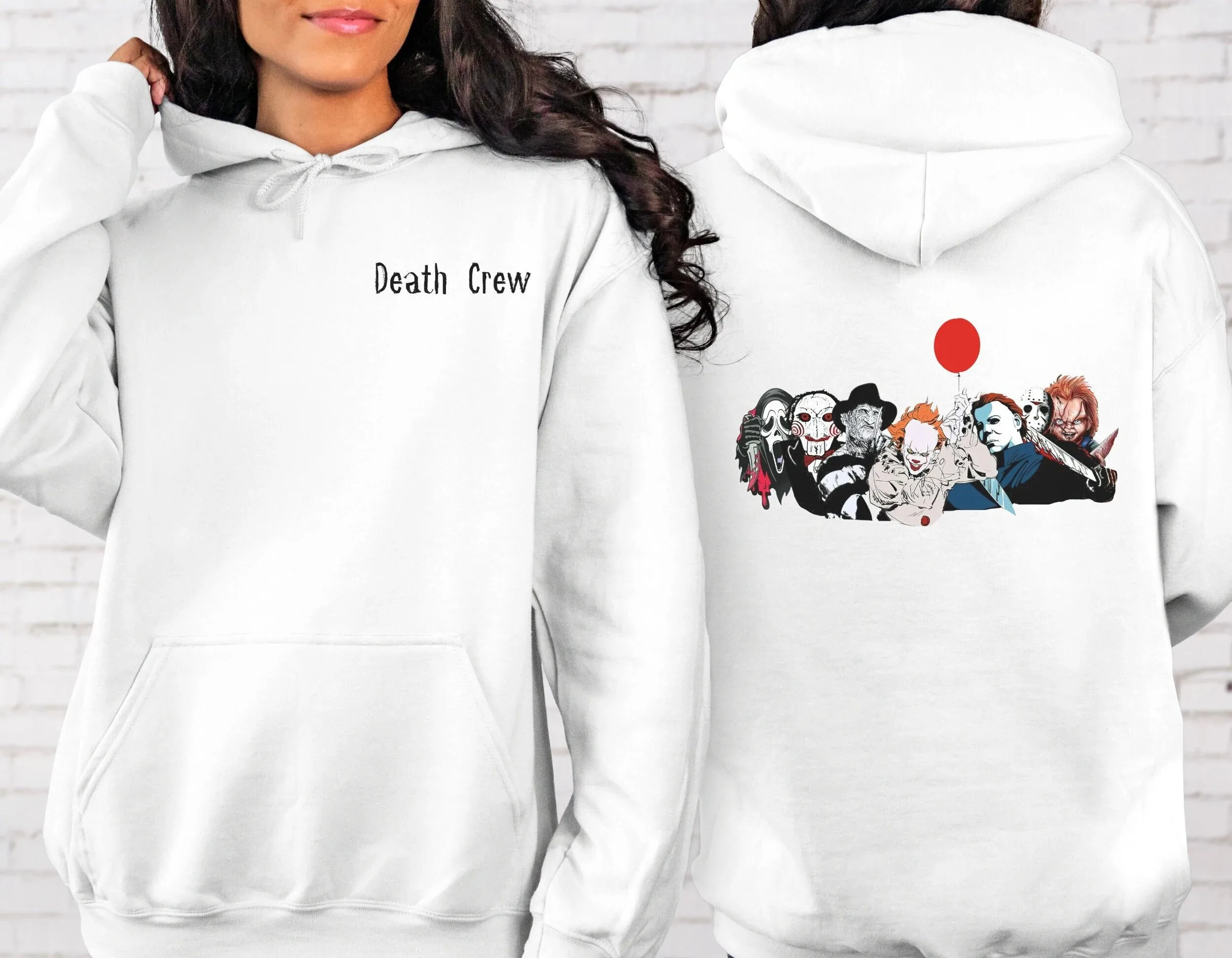 

Хлопковая толстовка с принтом «Death Crew» и значками ужасов. Стильная и острая толстовка для показа вашей любви за культовым ужасом.