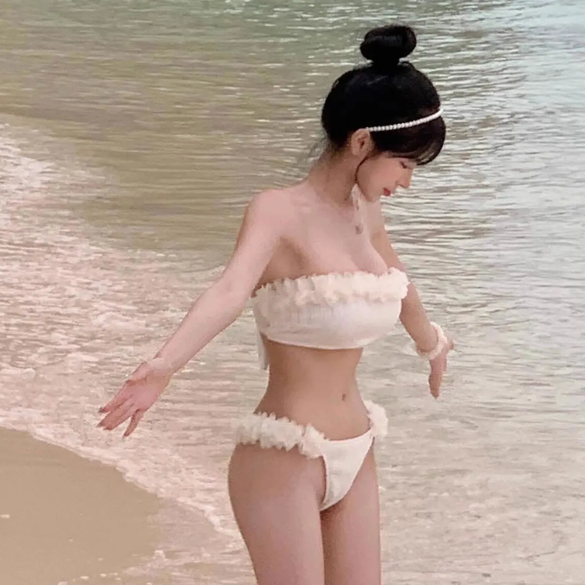 

1pc New European Style Solid Color 3D Floral Bikini Set Triangle Halter Top Sexy Beach Vacation Swimsuit