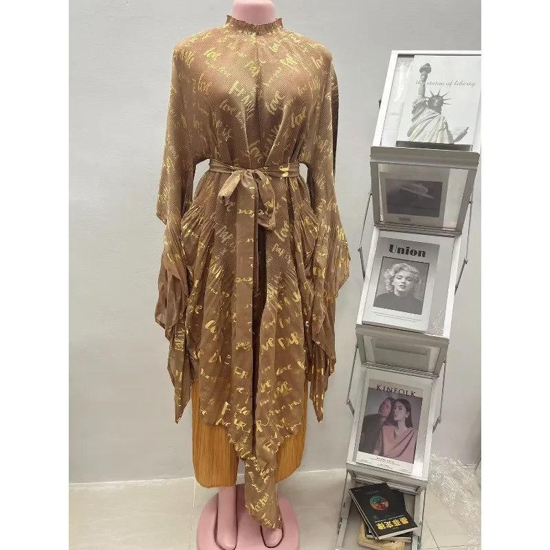 ชุดเดรสทำงานพิมพ์ลายแฟชั่น Miyake แขนค้างคาว + กางเกงขายาวทรงกว้าง ชุดเซ็ตสองชิ้น ฤดูร้อนปี 2025 รุ่นใหม่
