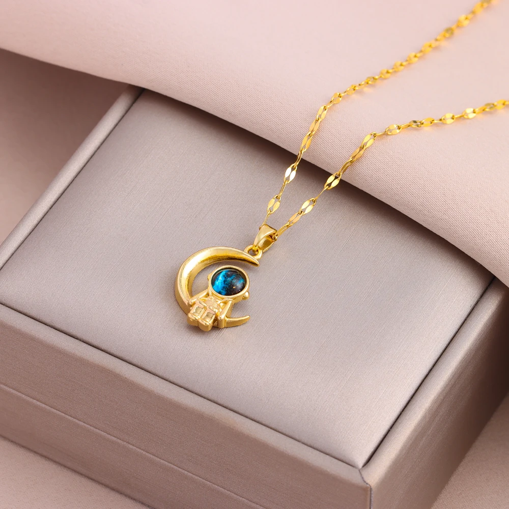 New In Fashion Dream Planet Cute Lunar Astronaut Pendant Necklaces For Women Female Stainless Steel Neck Chain Jewelry Wholesale